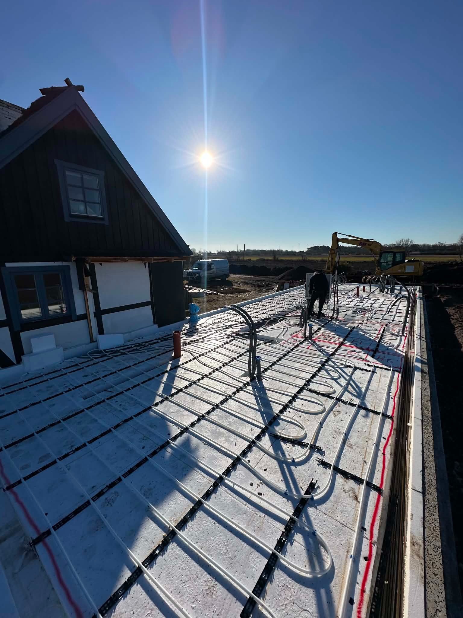 Vattenburen golvvärme under installation vid en nybyggnation
